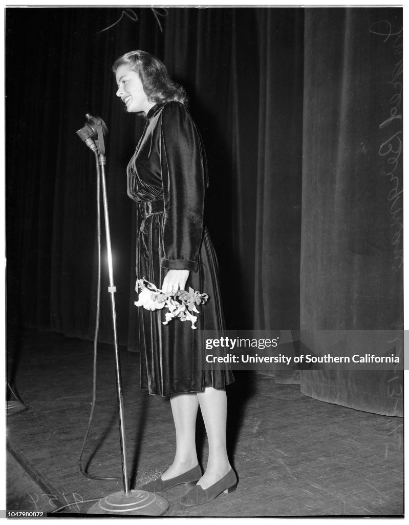 Examiner Christmas show at Shrine, 1945