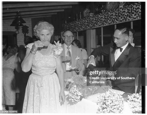 Society, 18 August 1951. Mrs Samuel Horwitz;Mrs Nathan Horwitz;Miss Shirley Horwitz;Miss Deedee Horwitz;Mrs David Rosenblum;Mrs Daniel...