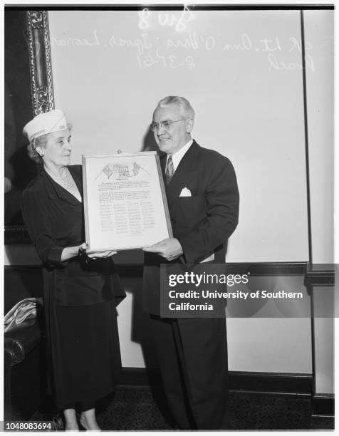 128 Leonard J Hall Photos & High Res Pictures - Getty Images