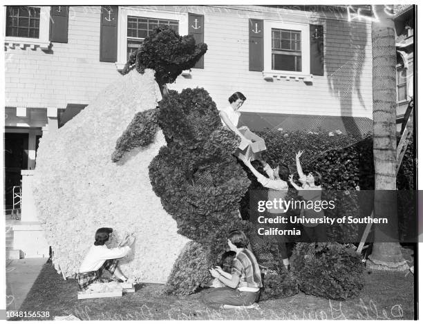 University of Southern California homecoming float decorated, 6 November 1951. Theme of Decoration: 'Relive the Story of Fame and Glory'. Margie...