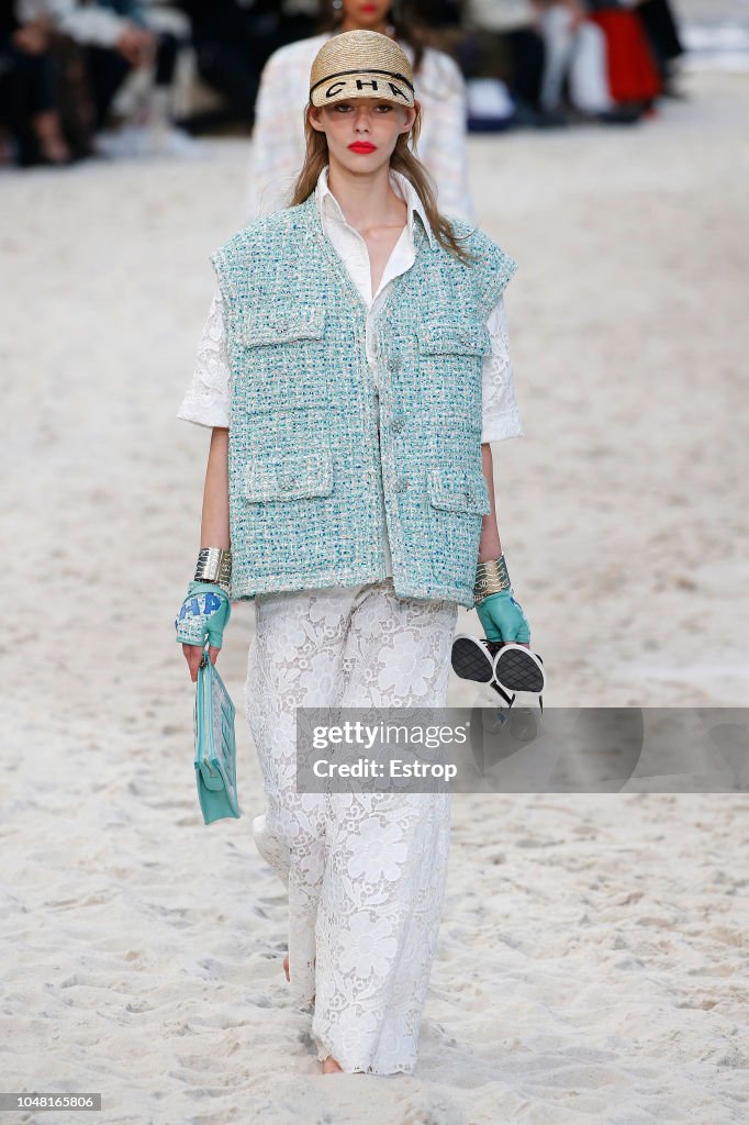 Chanel : Runway - Paris Fashion Week Womenswear Spring/Summer 2019