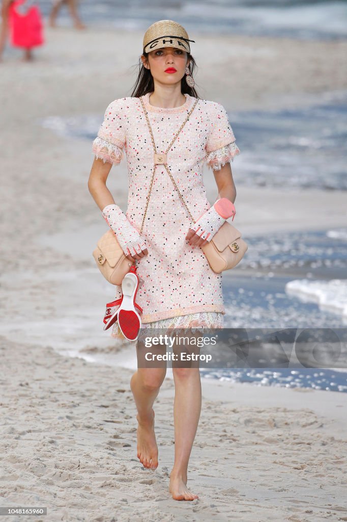 Chanel : Runway - Paris Fashion Week Womenswear Spring/Summer 2019