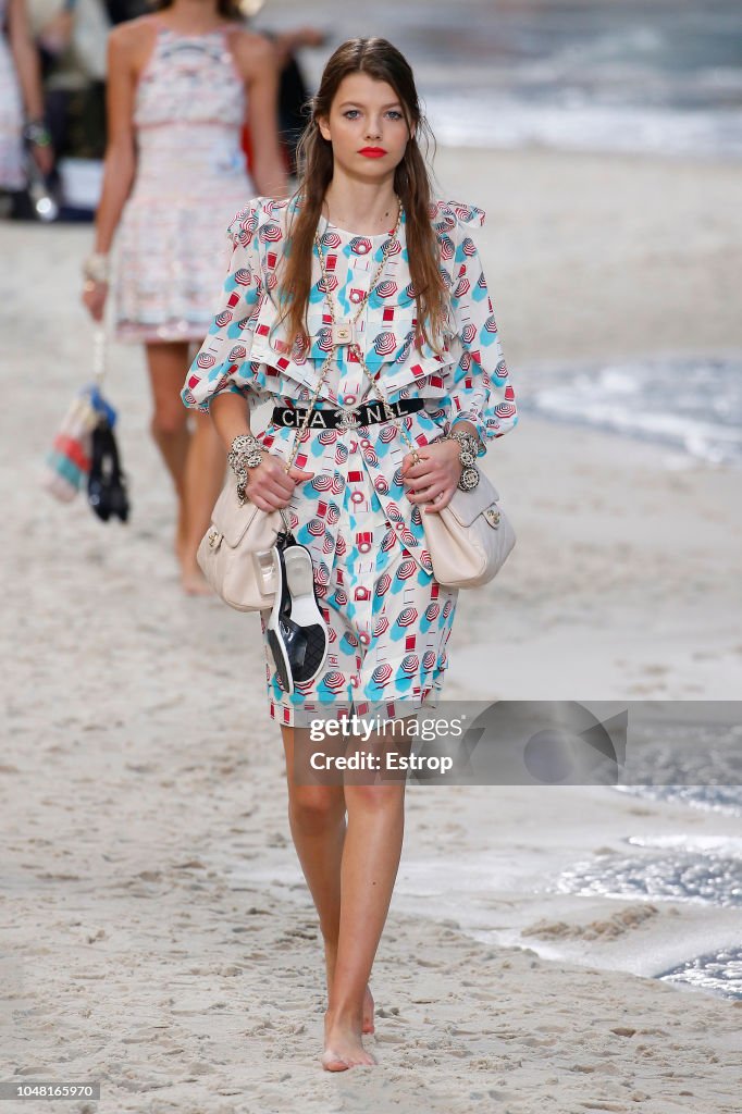 Chanel : Runway - Paris Fashion Week Womenswear Spring/Summer 2019