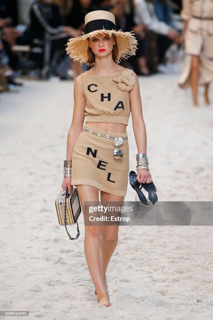 Chanel : Runway - Paris Fashion Week Womenswear Spring/Summer 2019