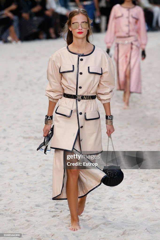 Chanel : Runway - Paris Fashion Week Womenswear Spring/Summer 2019