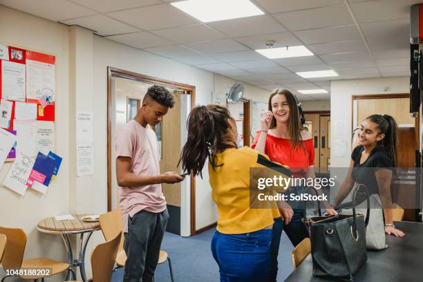 teenagers at youth club - teen group therapy stock pictures, royalty-free photos & images