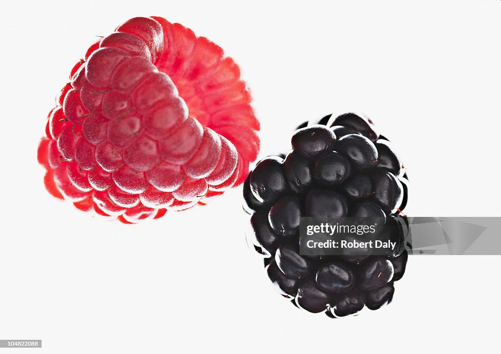 Nahaufnahme von Himbeeren und blackberry