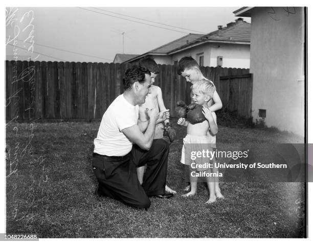 Tommy Roche 119 Lankershim Blvd Photos & High Res Pictures - Getty Images