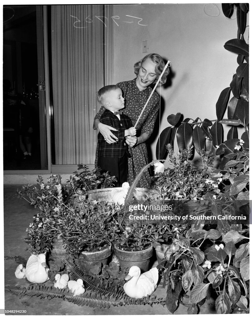 Annual doll fair of Children's Hospital, 1952