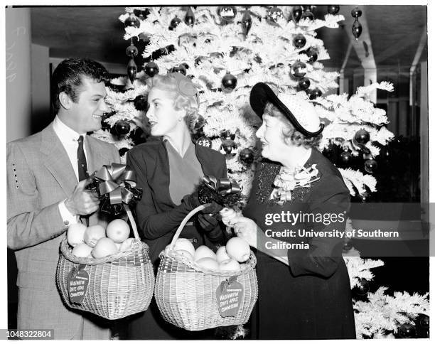 Golden Apples' award by Women's Press Club of Hollywood, 20 January 1953. Tony Curtis ;Janet Leigh ;Ivy Wilson , made presentations.;Supplementary...