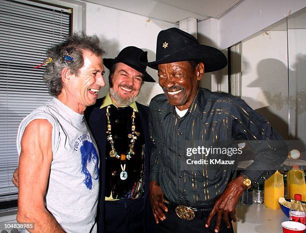 Keith Richards, Dr. John and Clarence "Gatemouth" Brown backstage