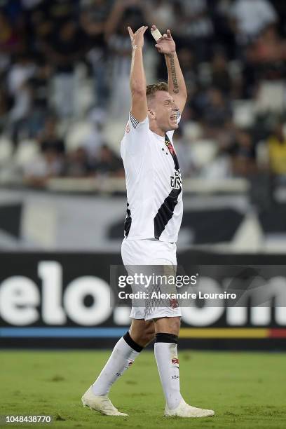 Maxi López of Vasco da Gama celebrates after scoring the first goal of his team during the match between Botafogo and Vasco da Gama as part of...