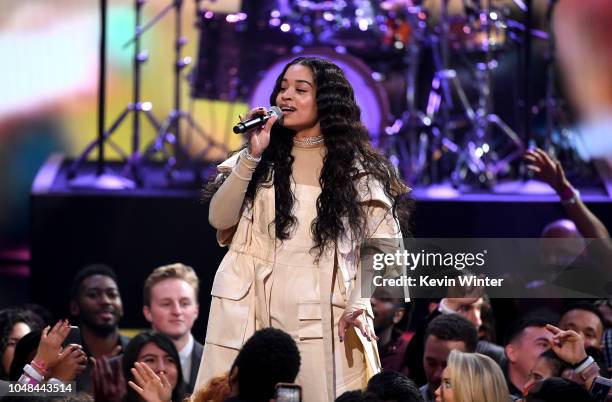 Ella Mai performs onstage during the 2018 American Music Awards at Microsoft Theater on October 9, 2018 in Los Angeles, California.