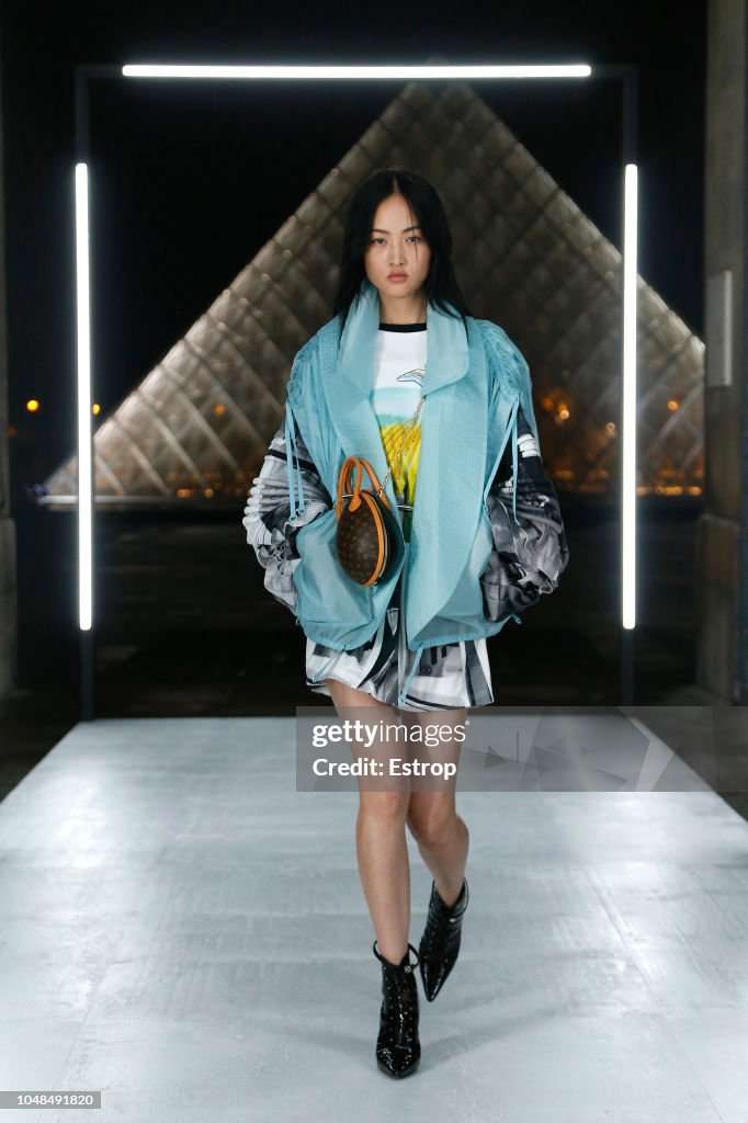 Louis Vuitton : Runway - Paris Fashion Week Womenswear Spring/Summer 2019