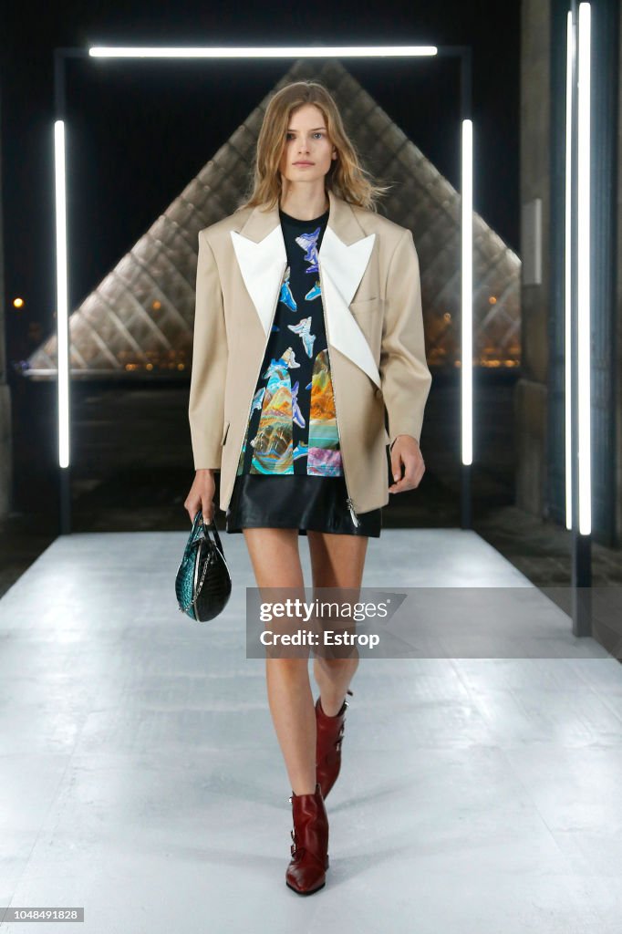 Louis Vuitton : Runway - Paris Fashion Week Womenswear Spring/Summer 2019