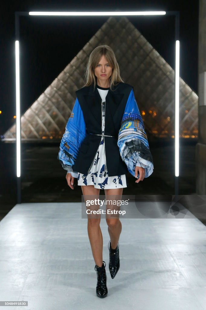 Louis Vuitton : Runway - Paris Fashion Week Womenswear Spring/Summer 2019