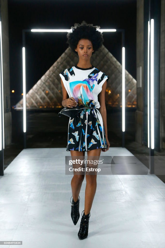 Louis Vuitton : Runway - Paris Fashion Week Womenswear Spring/Summer 2019