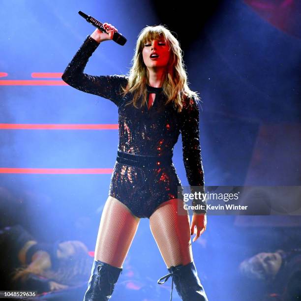 Taylor Swift performs onstage during the 2018 American Music Awards at Microsoft Theater on October 9, 2018 in Los Angeles, California.