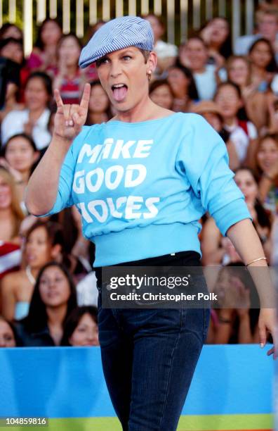 Jamie Lee Curtis during 2003 Teen Choice Awards - Arrivals at Universal AmphiTheater in Universal City, California, United States.