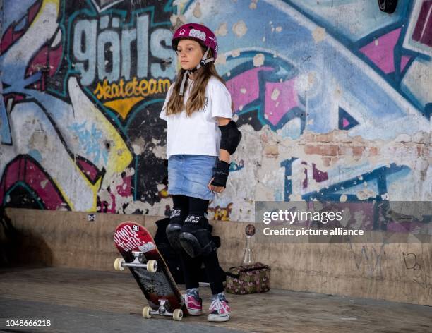 September 2018, Berlin: 11-year-old Lilly Stoephasius trains in the Skateboardhalle Berlin. Lilly is German Skateboard Champion and Vice European...