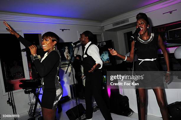 Singer Estelle Fanta Swaray and her band perform at the Sony PSP3 'Move' Party at the Appartement Quai Kennedy on September 9, 2010 in Paris, France.