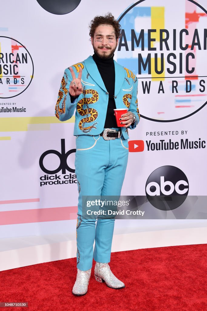 Post Malone attends the 2018 American Music Awards at Microsoft... News ...