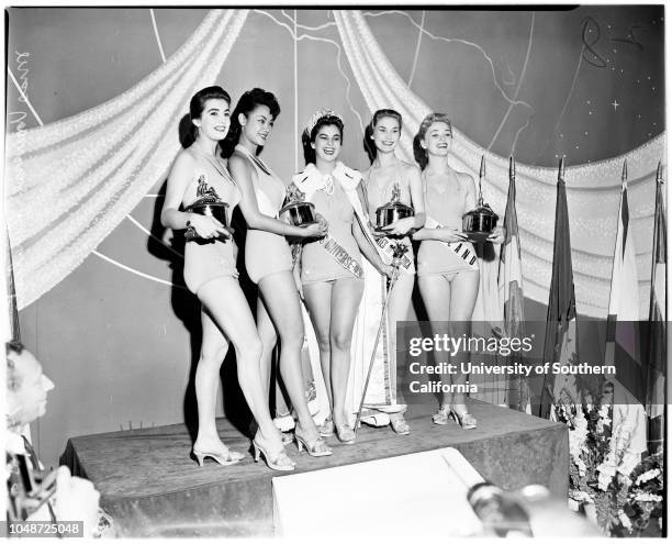 Miss Universe five finalists, 25 July 1958. Luz Marina Zuloaga ;Adalgisa Colombo ;Geri Hoo ;Eurlyne Howell ;Alcja Bobrowska .;Caption slip reads:...