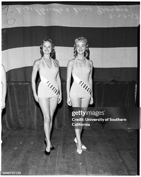 Miss Universe contest , 23 July 1958. Judith Carlson ;Donna Kay Brooks ;Marcia Valibus ;Diane Austin ;June Pinckney ;Eurlyne Howell ;Sharon Tietjen...