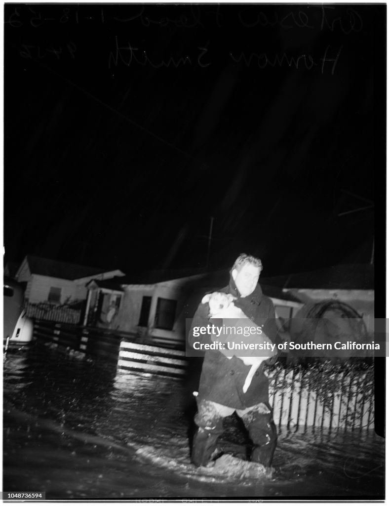 Flood in Artesia and Norwalk ...Evacuation of victims by Red Cross, 1952