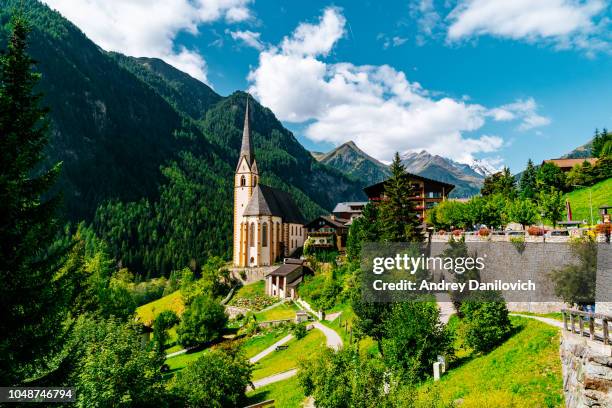 macizo de vincent church y grossglockner - grossglockner fotografías e imágenes de stock