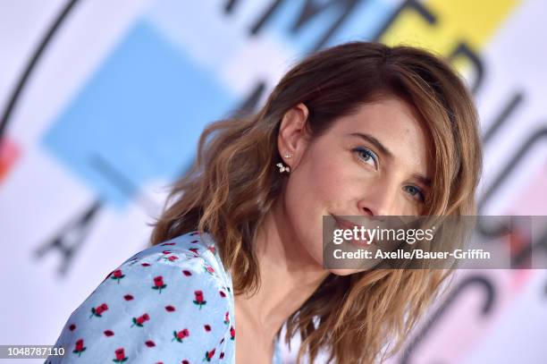 Cobie Smulders attends the 2018 American Music Awards at Microsoft Theater on October 9, 2018 in Los Angeles, California.