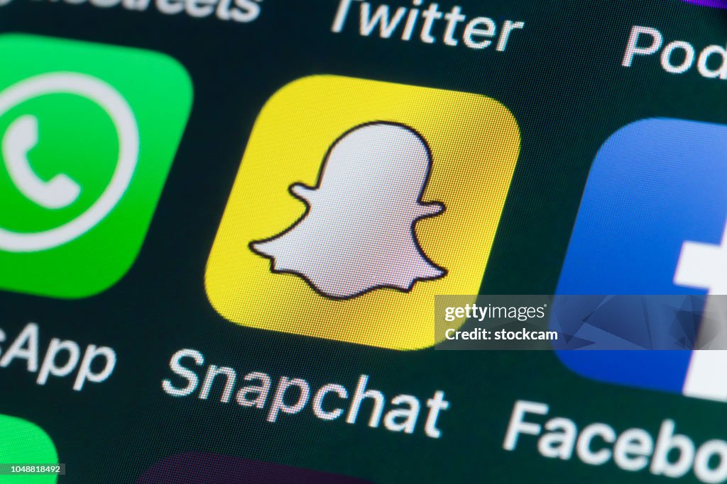 Snapchat, Facebook, Whatsapp en andere Apps van de telefoon op scherm van iPhone