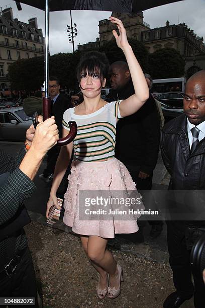 Daisy Lowe arrives for the Louis Vuitton Ready to Wear Spring/Summer 2011 show during Paris Fashion Week at Cour Carree du Louvre on October 6, 2010...