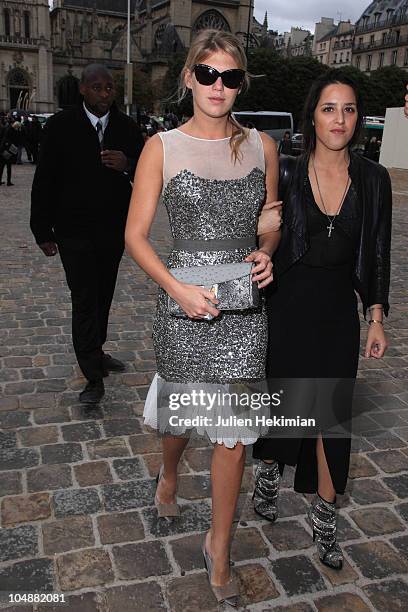 Alexandra Richards arrives for the Louis Vuitton Ready to Wear Spring/Summer 2011 show during Paris Fashion Week at Cour Carree du Louvre on October...