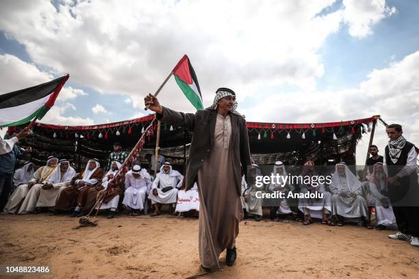 Dabke Palestinian Folklore Photos and Premium High Res Pictures - Getty ...