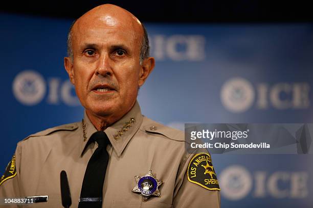 591 La Sheriff Lee Baca Photos and Premium High Res Pictures - Getty Images