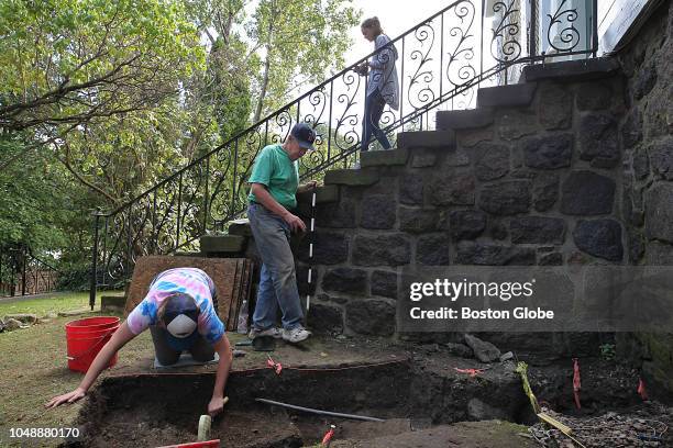 Elizabeth Proctor Photos and Premium High Res Pictures - Getty Images