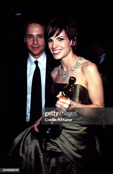 Hilary Swank & Chad Lowe during The 72nd Annual Academy Awards - Governor's Ball in Los Angeles, California, United States.