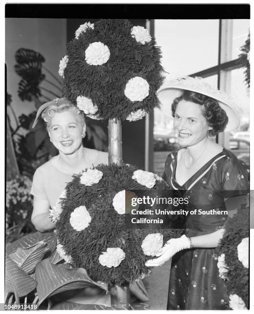Children's hospital league, 9 January 1958. Mrs Vernon H. Bradbury;Mrs Clement Whythe;Mrs Robert L Farmer;Mrs Charles M Malone;Mrs Alan C Elerding....