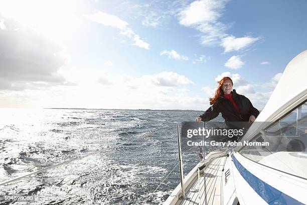enjoying windy sailing conditions  - oresund region 個照片及圖片檔