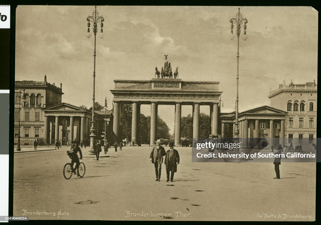 Photograph of the Brandenburg Gate in Berlin, Germany.Berlin;... ニュース写真 ...