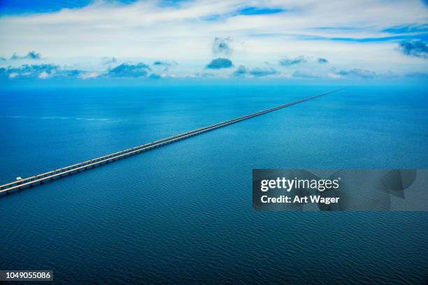 lake pontchartrain causeway aerial - louisiana bridge stock pictures, royalty-free photos & images