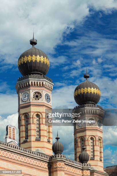 the great synagouge in dohany street, budapest - synagogue exterior stock pictures, royalty-free photos & images