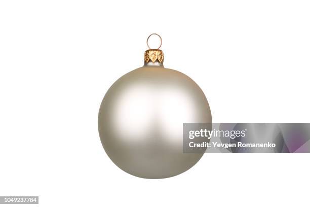 christmas ball isolated on white background - ballon blanc photos et images de collection