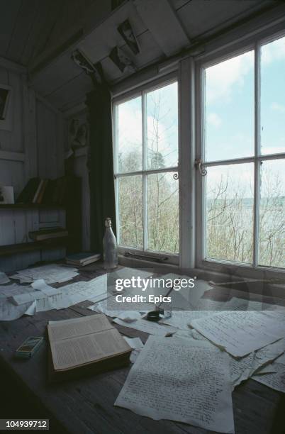 The interior of the writing shed used by Welsh poet Dylan Thomas at his home at Laugharne, Carmarthenshire, Wales, May 1979.