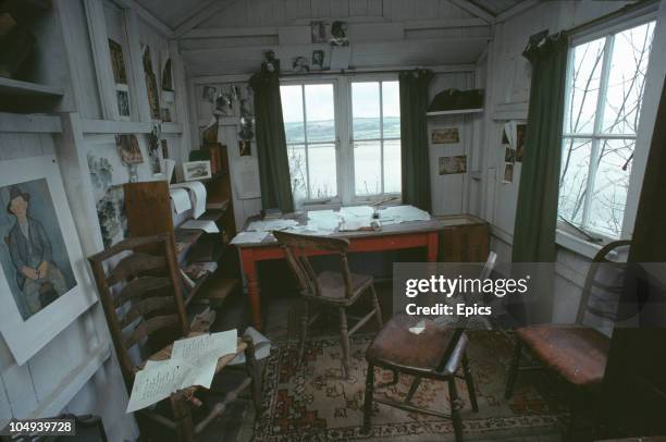 The interior of the writing shed used by Welsh poet Dylan Thomas at his home in Laugharne, Carmarthenshire, Wales, May 1979.