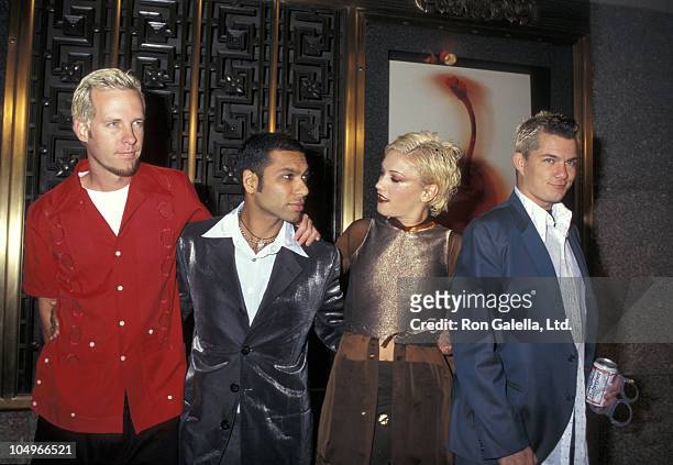 Tom Dumont, Tony Kanal, Gwen Stefani, and Adrian Young of No Doubt