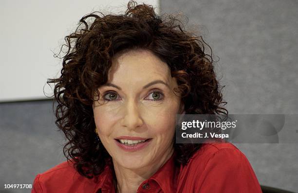 Mary Steenburgen during Toronto 2001 - Life of a House Press Conference at Press Conference in Toronto, Canada.