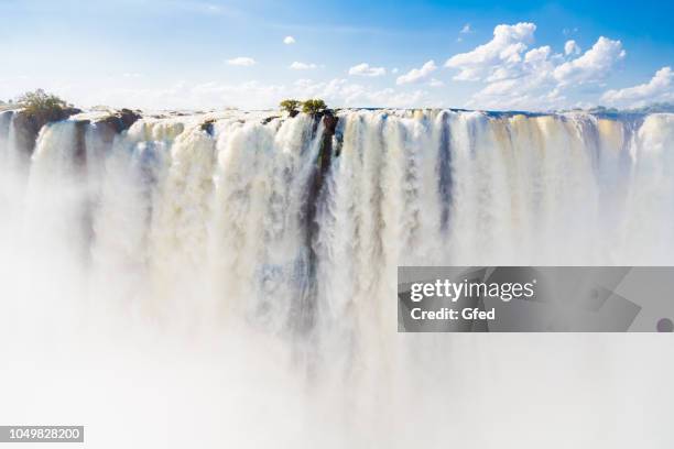 cascate vittoria dallo zambia - victoria falls foto e immagini stock