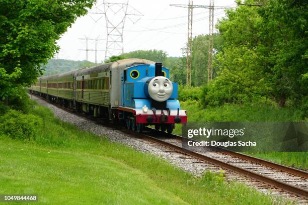 thomas the tank engine - thomas the tank engine stock pictures, royalty-free photos & images